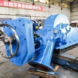 220V-11000V Turbina Turgo 50-400M Voltagem nominal 200KW-30MW Potência nominal