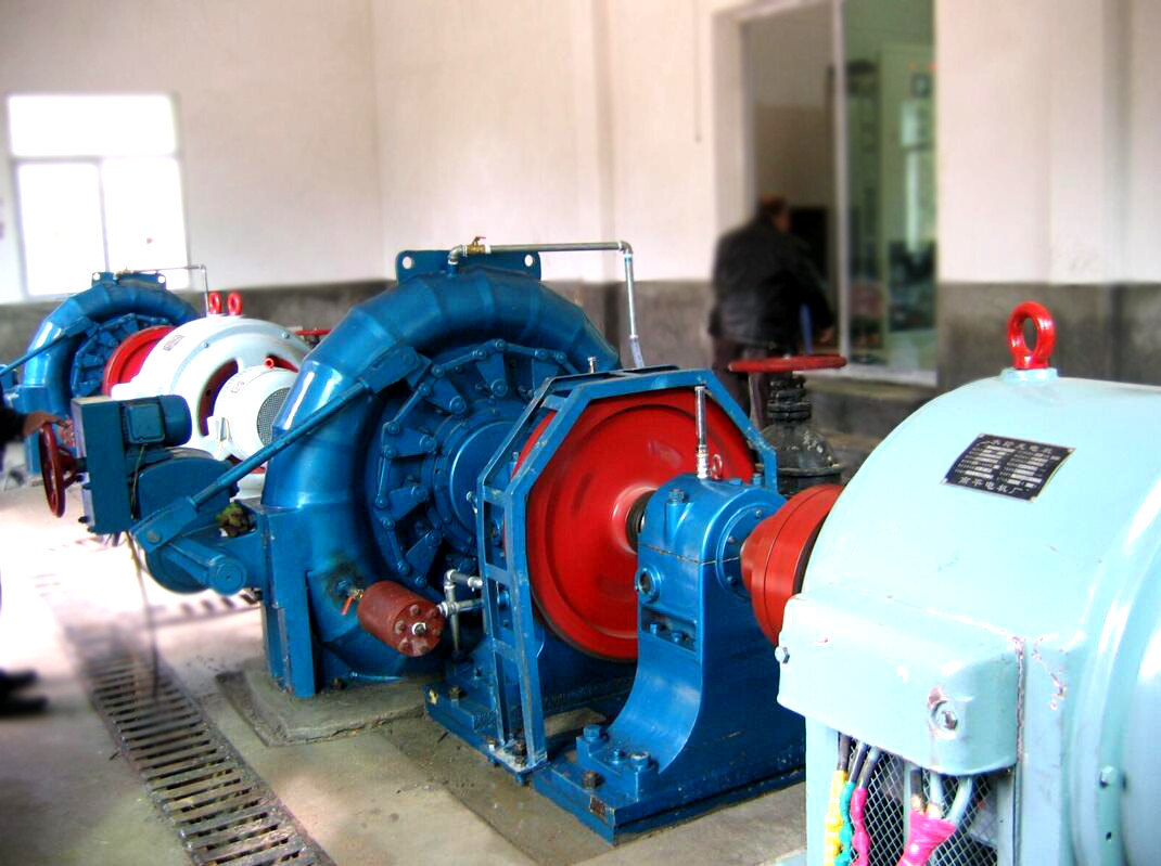Gerador de turbina Francis vertical ou horizontal Modo de controlo automático 300KW-20MW 400V 800V 6,3kV 10kV nominal