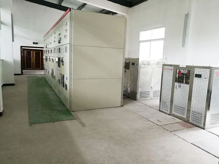 Gerador de turbina hidráulica personalizado de 200kw-20mw para operações de cabeça de água de 5m-500m