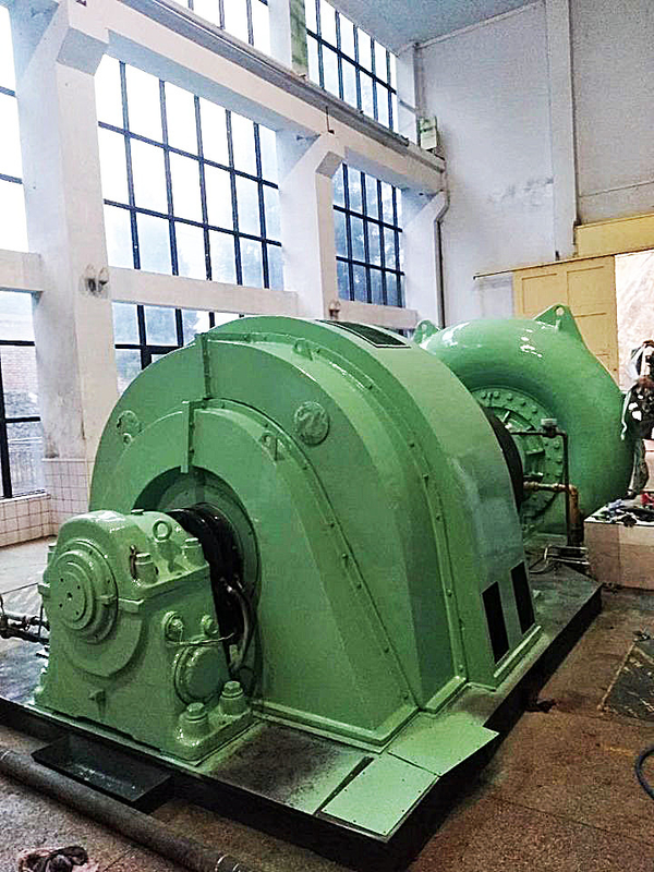 Capacidade Gerador de turbina hidráulica 200kw-20mw Cabeça de água 5m-500m RPM 450-1000rpm