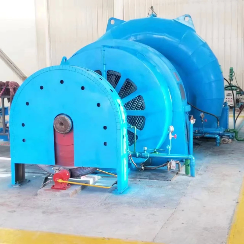 Gerador de turbina de água 220V-690V com arrefecimento por ar / água e cor personalizável