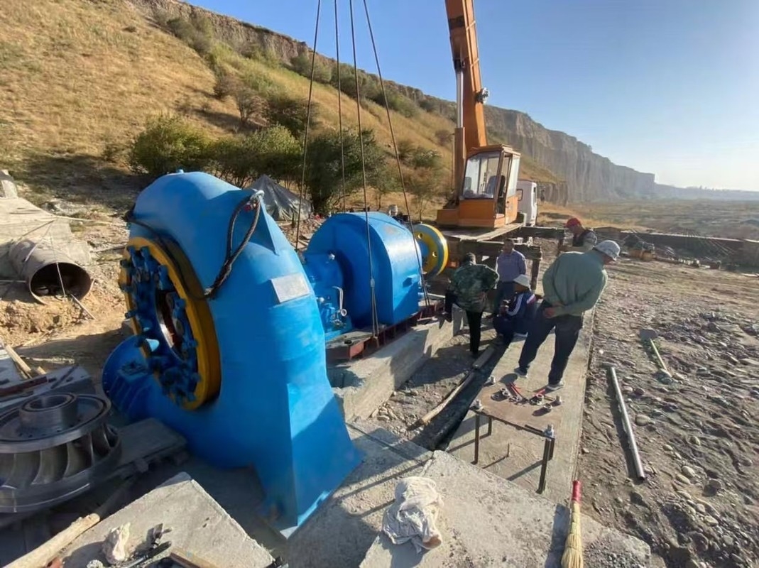 Venda a quente de alta qualidade Gerador de turbina hidráulica Energia hídrica e energia hidrelétrica Peças sobressalentes para pequenas centrais elétricas