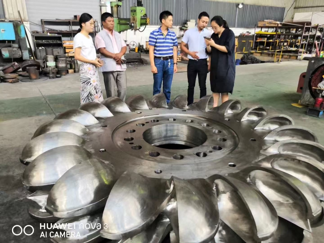 Turbina hidráulica de tipo lâmina fixa ou ajustável para centrais hidrelétricas