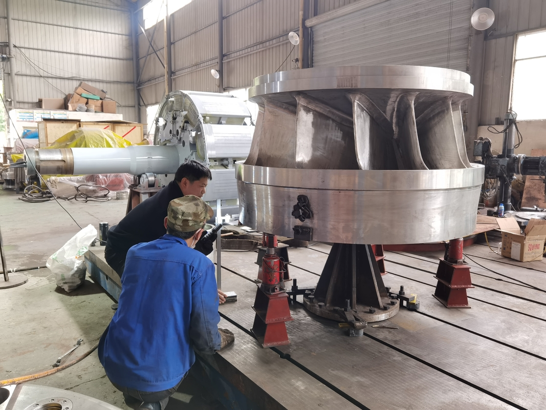 Gerador de turbina hidráulica amplamente disponível com eficiência de 90-96% para soluções personalizadas