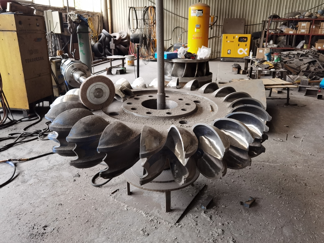 Gerador de turbina hidráulica amplamente disponível com eficiência de 90-96% para soluções personalizadas