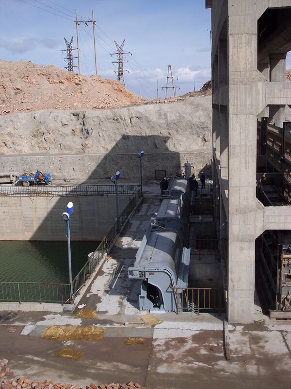 Espessura 4,5 a 16 mm Máquina de limpeza de racks de lixo com faixa de velocidade de 150RPM a 1000RPM e largura de rack compatível 0,5 a 3 metros