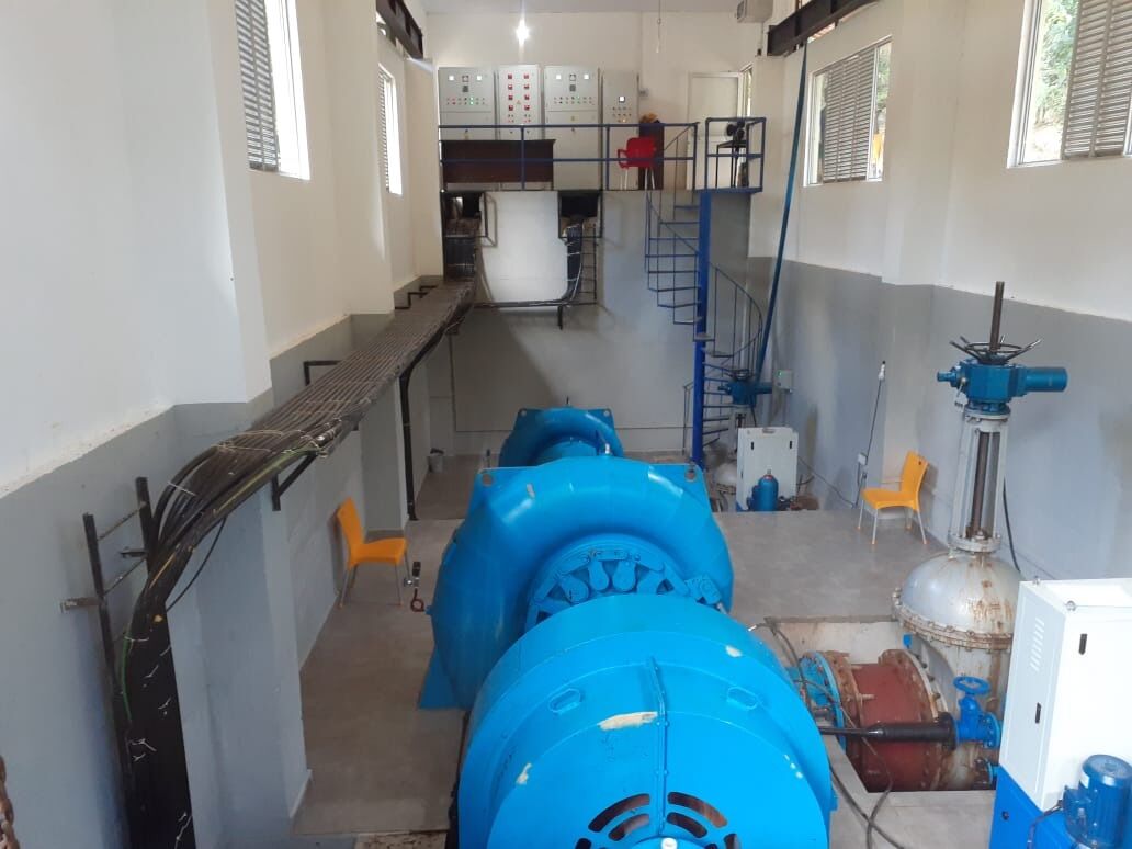 Gerador de Turbina Hidráulica de 6,6 KV - 15 KV com Regulação de Velocidade VVVF e Eficiência de 85% - 95% para Centrais Hidrelétricas