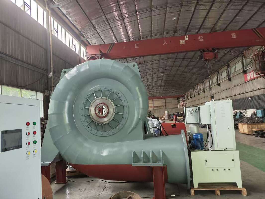 Gerador de turbina de água adaptado para usinas hidrelétricas e aplicações industriais