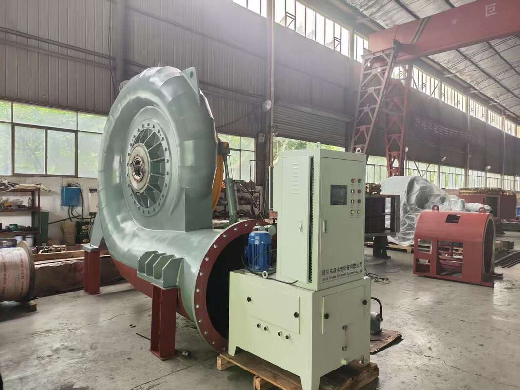 Gerador de turbina de água adaptado para usinas hidrelétricas e aplicações industriais