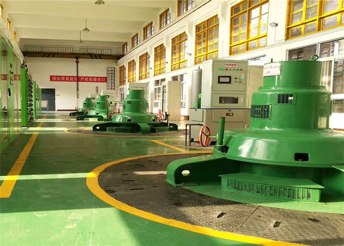 Tensão movida a água 400v 800v 6.3kv 10.5kv do gerador da turbina de refrigeração de água apropriada para a geração de energia hidrelétrica