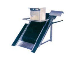 Máquina de limpeza de estantes de lixo industrial com controlo automático ou manual Dimensões personalizáveis para uma operação respeitosa do ambiente