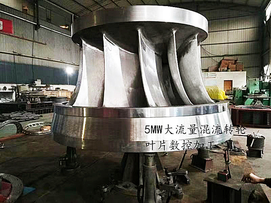 Turbina hidráulica de aço inoxidável polida com lâminas regulaveis abertas ou fechadas
