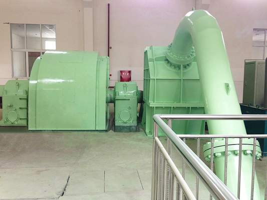 Gerador de turbina Pelton de 10 kV com freqüência de 60 Hz Refrigeração por ar/óleo de construção de ferro fundido/aço inoxidável