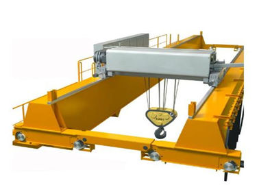 Estrutura firme alta acima do guindaste de ponte aérea 5T para o transporte material