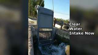 Limpeza de estantes de lixo a motor